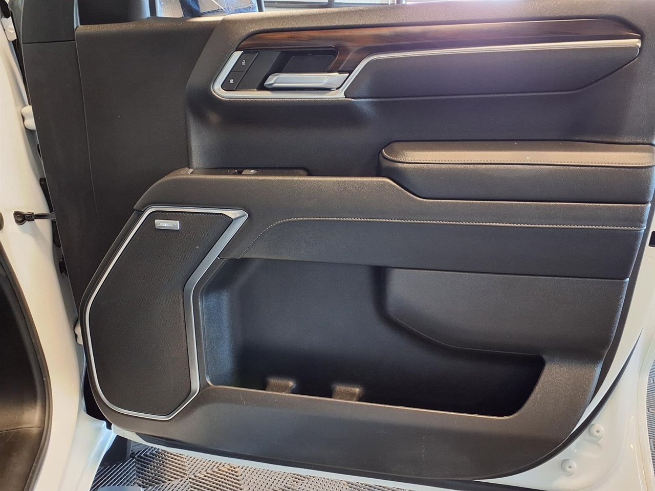 GMC Sierra 1500 4WD Crew Cab 147" SLT 2022