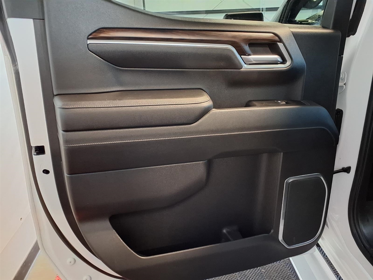 GMC Sierra 1500 4WD Crew Cab 147" SLT 2022