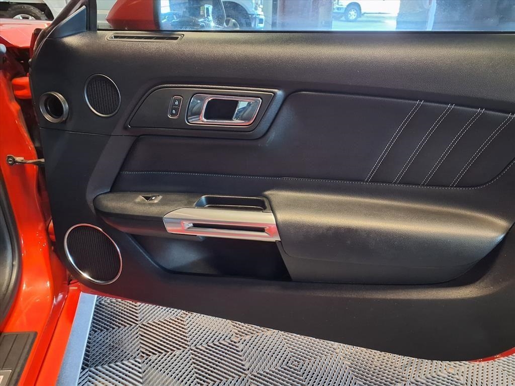 Ford Mustang 2dr Fastback EcoBoost 2015