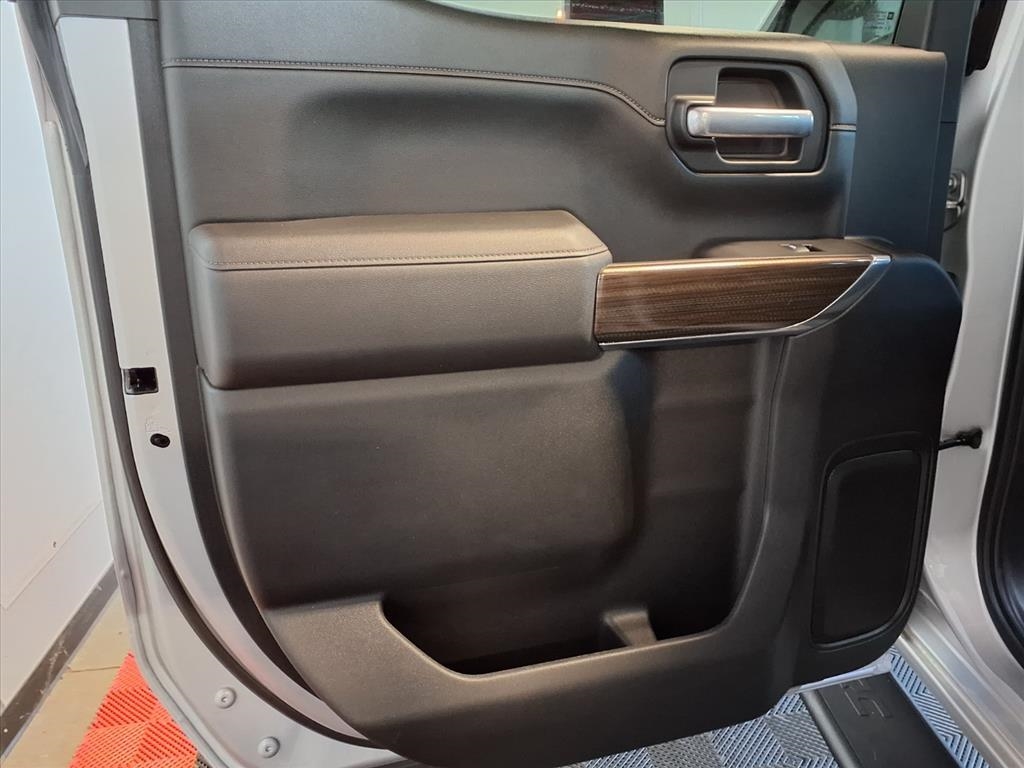 Chevrolet Silverado 1500 4WD Crew Cab 147" RST 2021