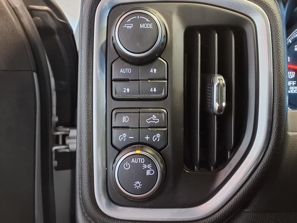 Chevrolet Silverado 1500 4WD Crew Cab 147" RST 2021