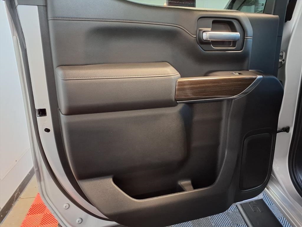 Chevrolet Silverado 1500 4WD Crew Cab 147" RST 2021