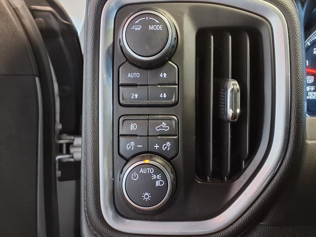 Chevrolet Silverado 1500 4WD Crew Cab 147" RST 2021