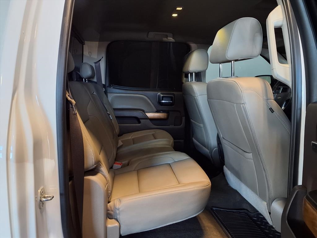 Chevrolet Silverado 1500 4WD Crew Cab 143.5" LTZ w/1LZ 2018