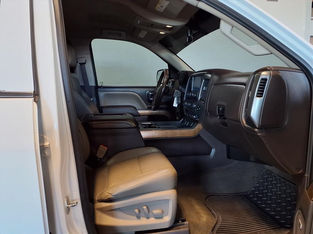 Chevrolet Silverado 1500 4WD Crew Cab 143.5" LTZ w/1LZ 2018