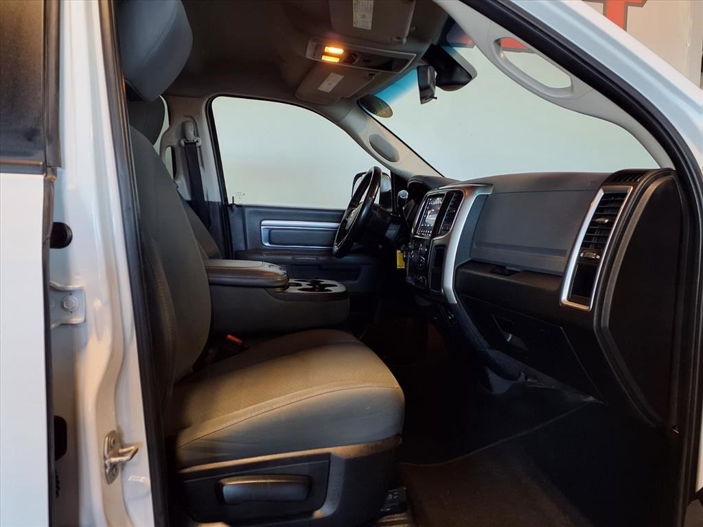 RAM 2500 SLT 4x4 Crew Cab 6'4" Box 2018