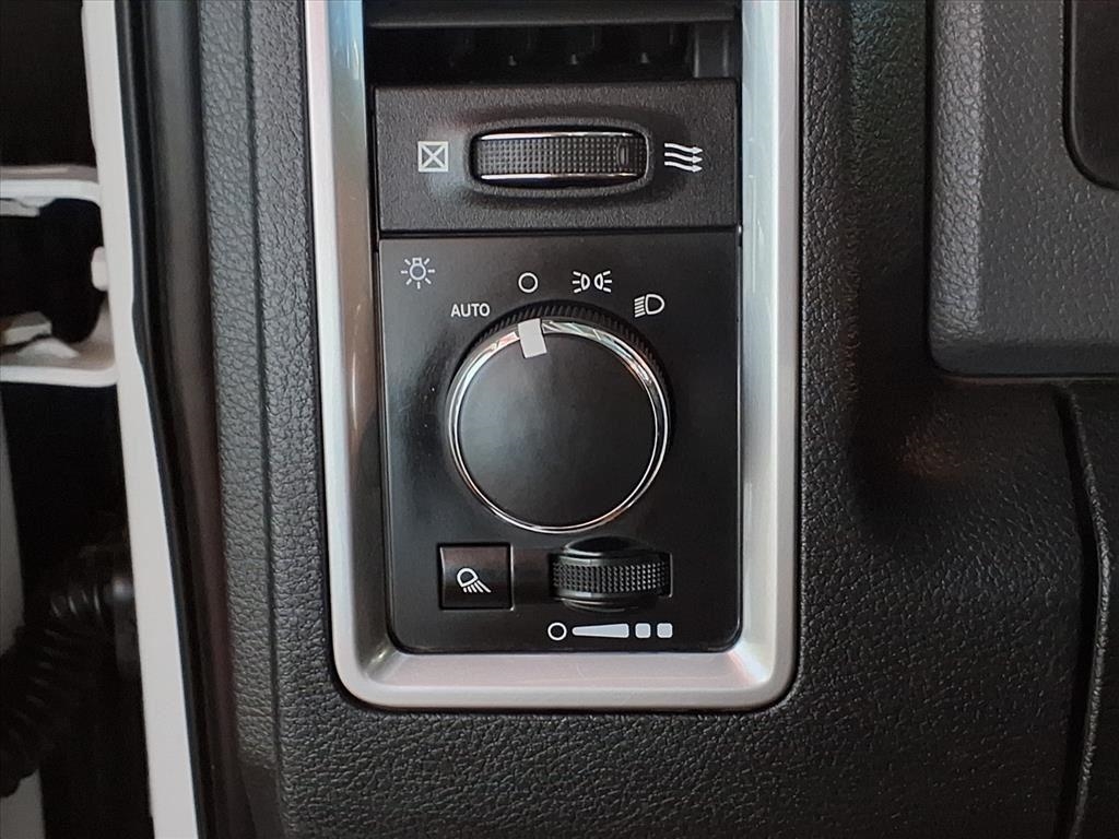 RAM 2500 SLT 4x4 Crew Cab 6'4" Box 2018