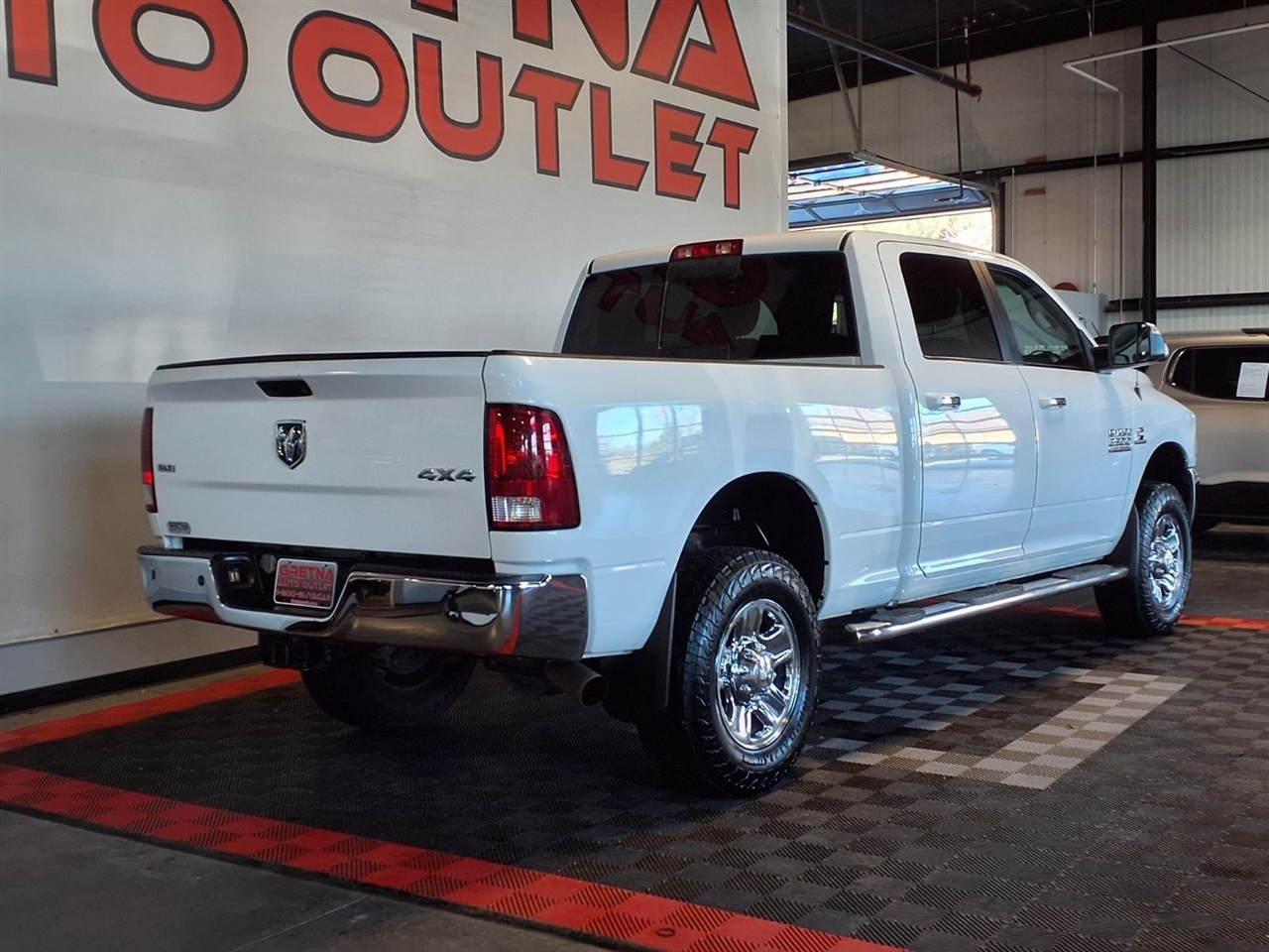 RAM 2500 SLT 4x4 Crew Cab 6'4" Box 2018