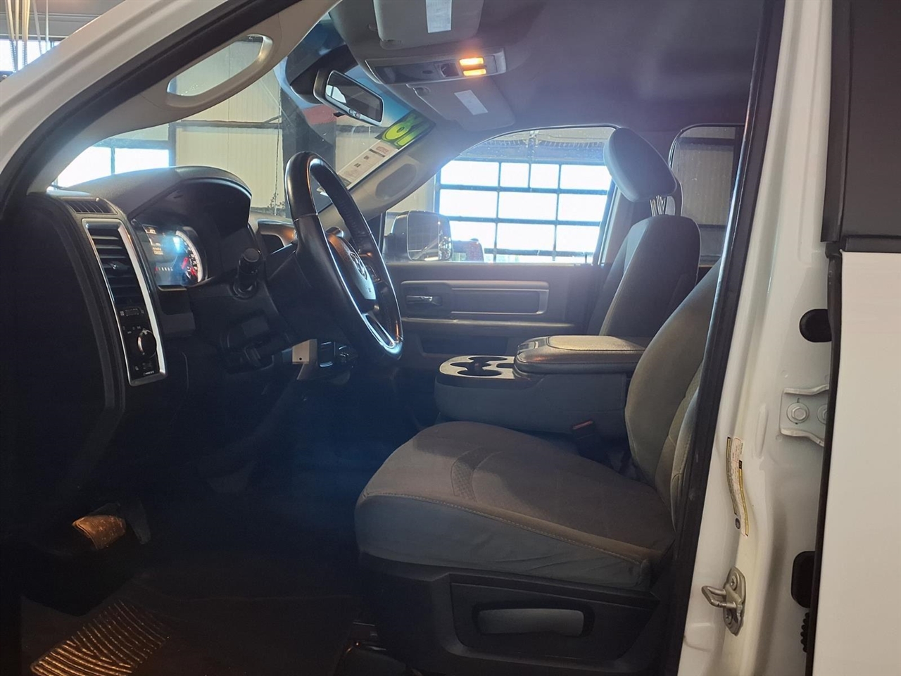 RAM 2500 SLT 4x4 Crew Cab 6'4" Box 2018