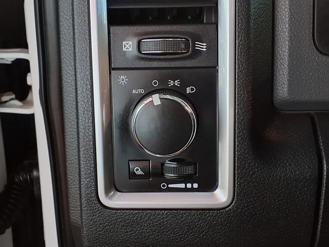 RAM 2500 SLT 4x4 Crew Cab 6'4" Box 2018