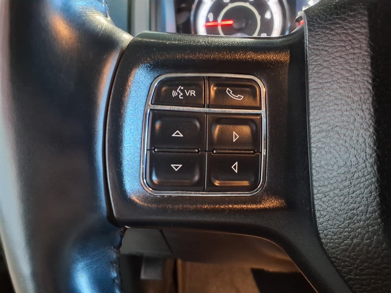 RAM 2500 SLT 4x4 Crew Cab 6'4" Box 2018