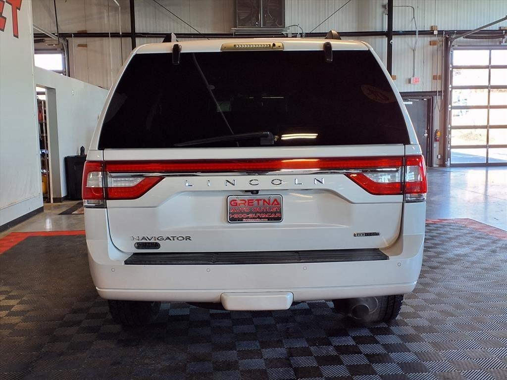 Lincoln Navigator 2WD 4dr Select 2016