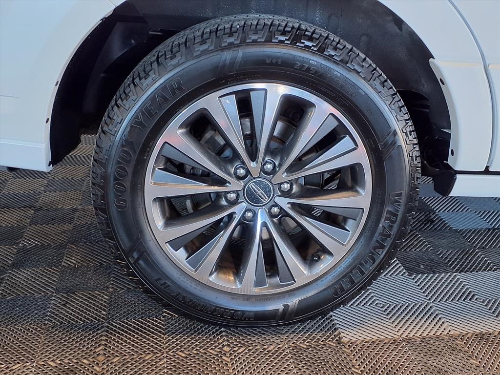 Lincoln Navigator 2WD 4dr Select 2016