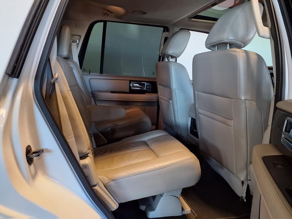 Lincoln Navigator 2WD 4dr Select 2016