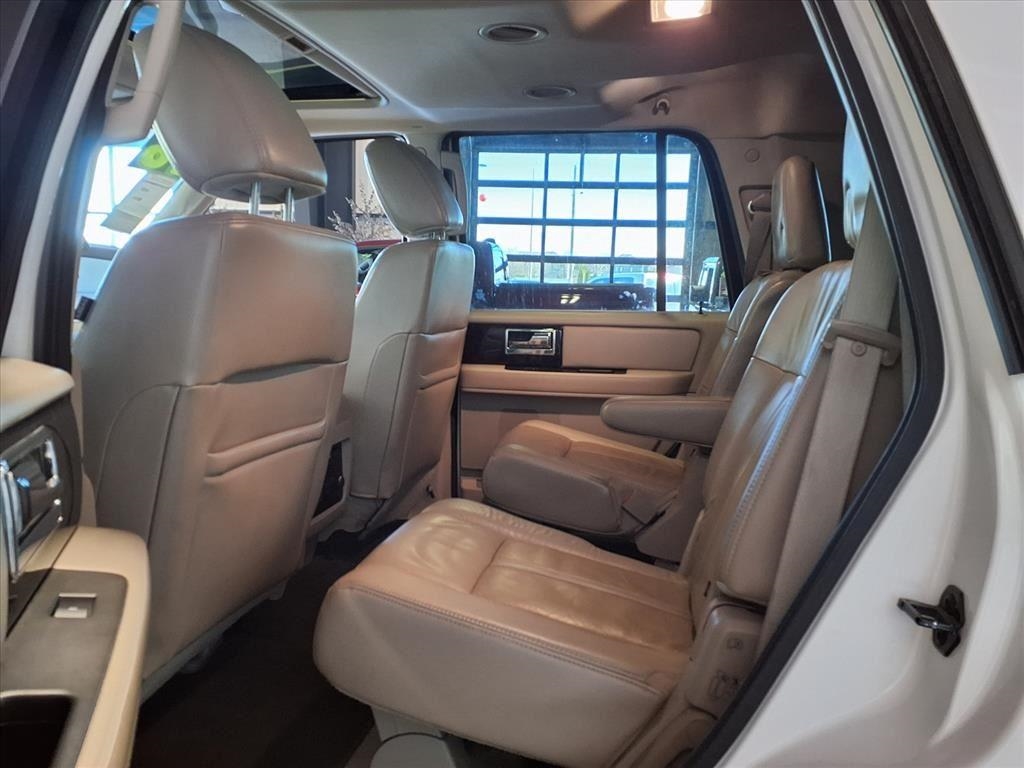 Lincoln Navigator 2WD 4dr Select 2016