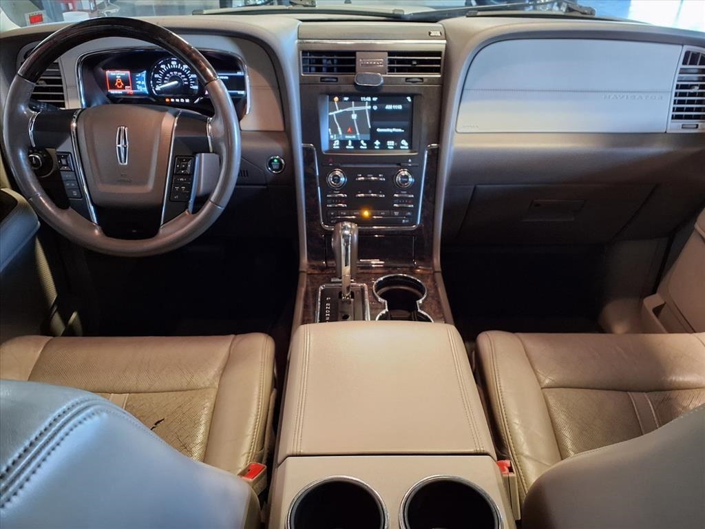 Lincoln Navigator 2WD 4dr Select 2016