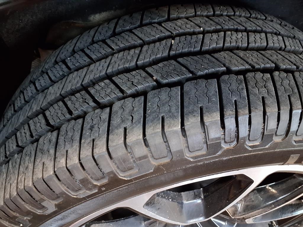 Chevrolet Suburban 4WD 4dr RST 2022