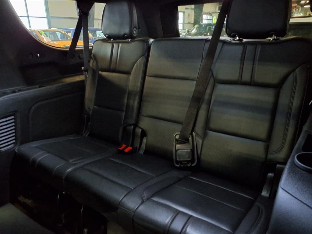 Chevrolet Suburban 4WD 4dr RST 2022