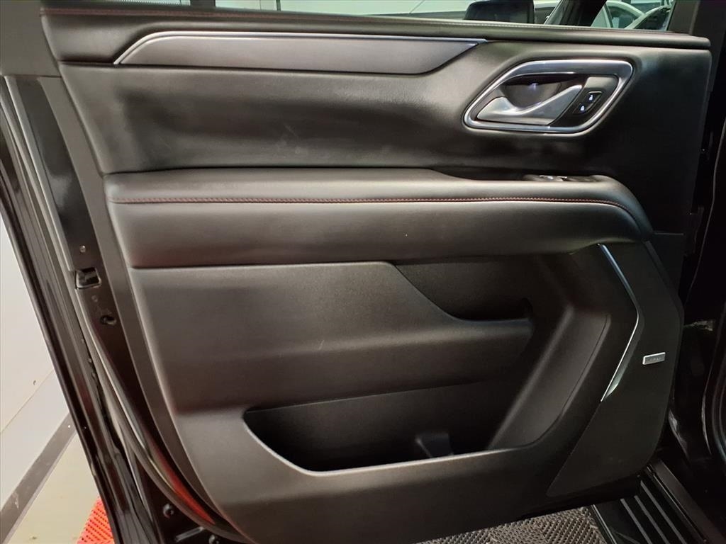 Chevrolet Suburban 4WD 4dr RST 2022