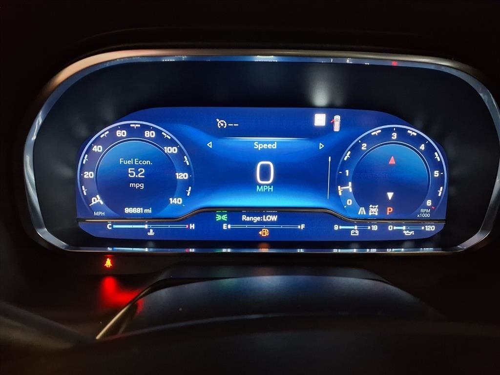 Chevrolet Suburban 4WD 4dr RST 2022