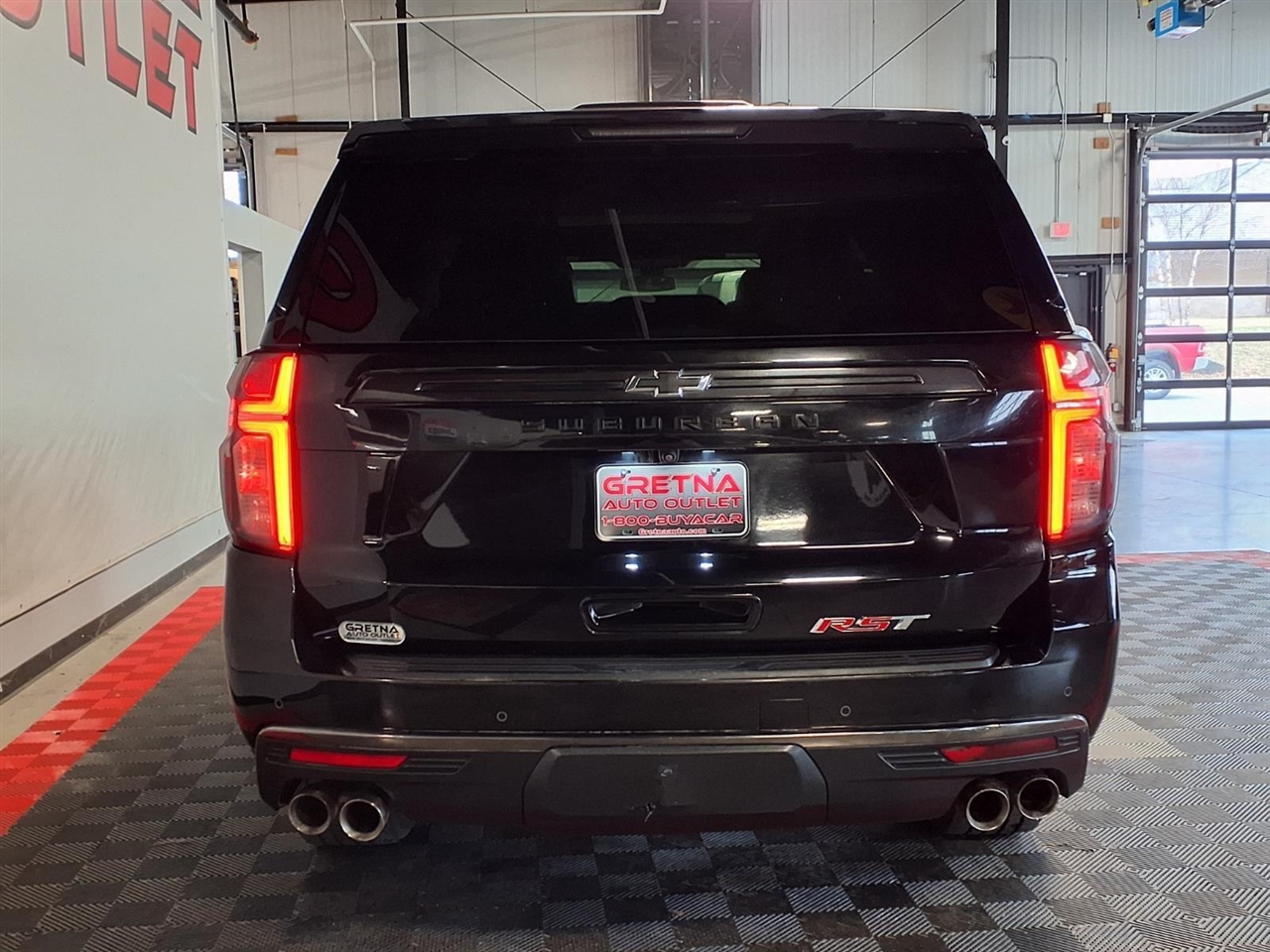 Chevrolet Suburban 4WD 4dr RST 2022