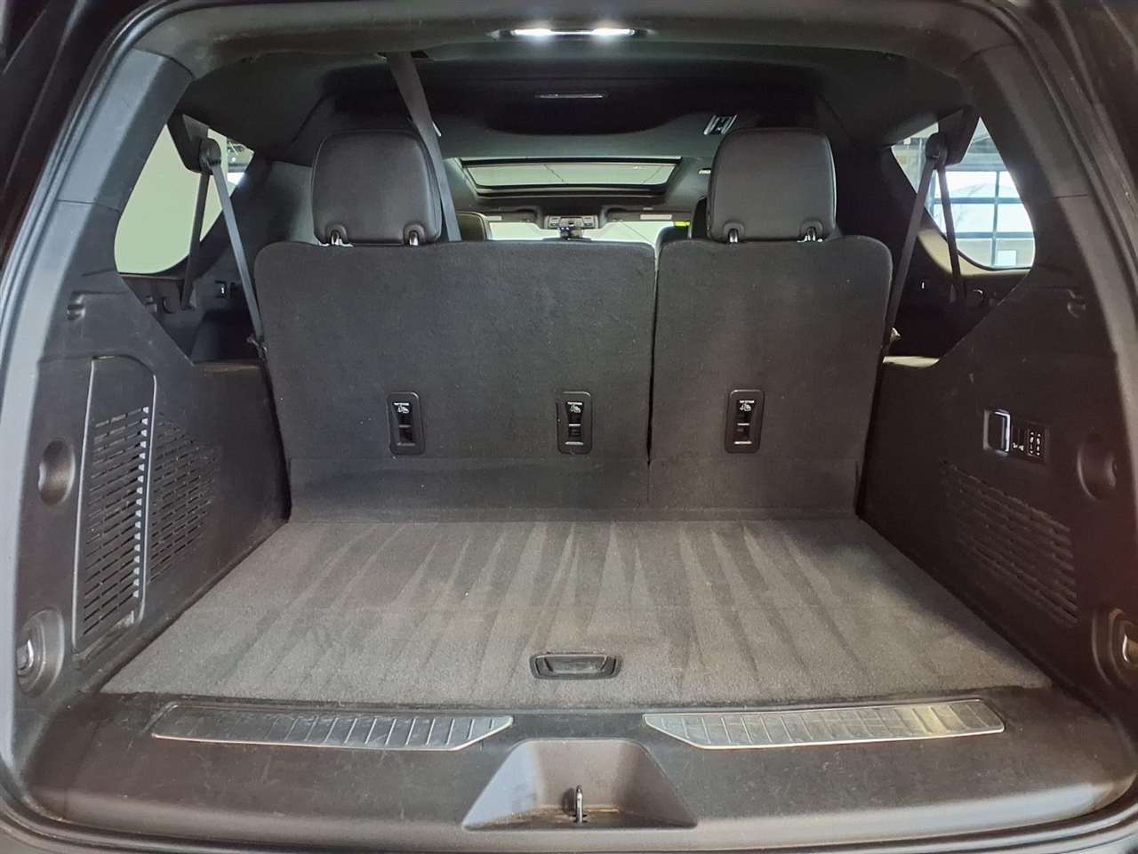 Chevrolet Suburban 4WD 4dr RST 2022