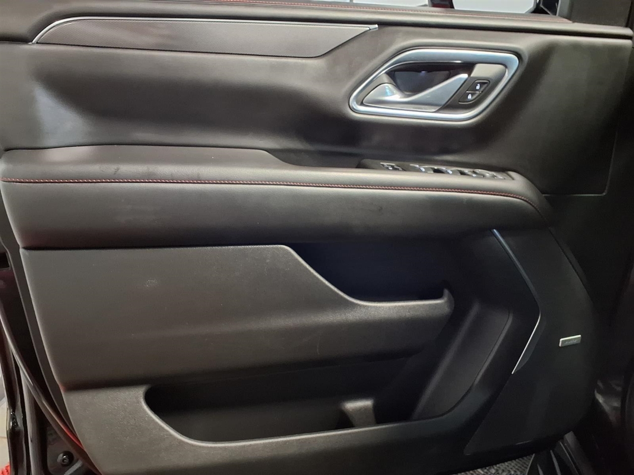 Chevrolet Suburban 4WD 4dr RST 2022