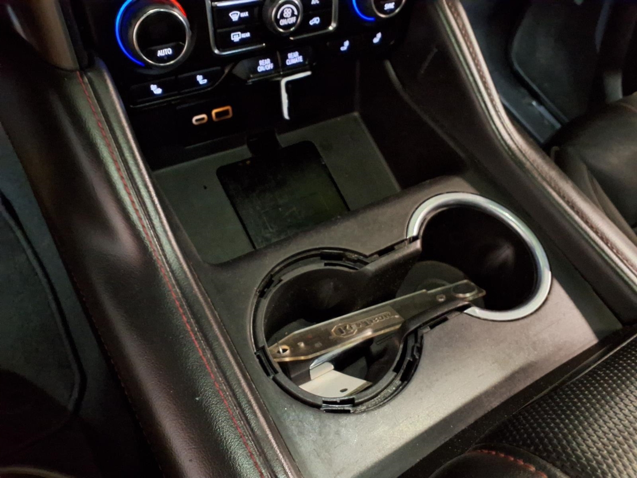 Chevrolet Suburban 4WD 4dr RST 2022