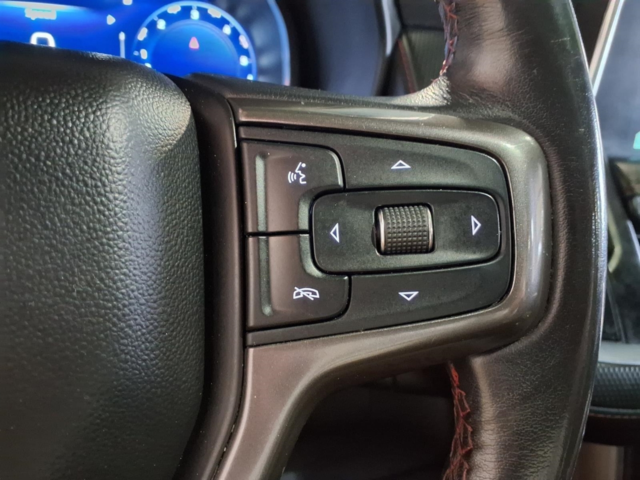 Chevrolet Suburban 4WD 4dr RST 2022