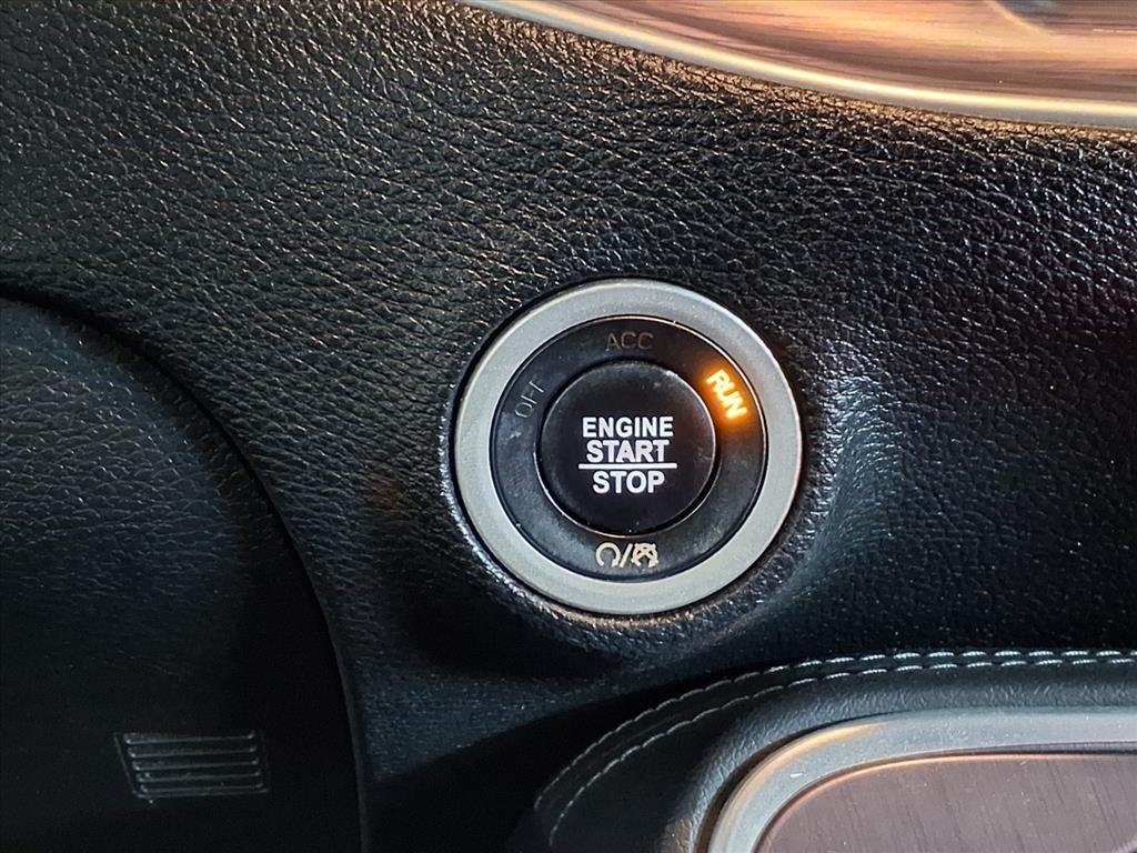 Dodge Challenger SXT Coupe 2017