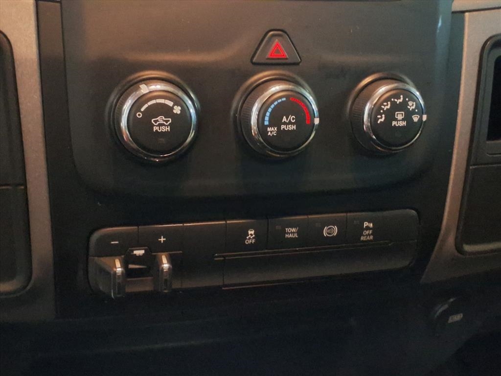 RAM 2500 4WD Crew Cab 149" Tradesman 2016