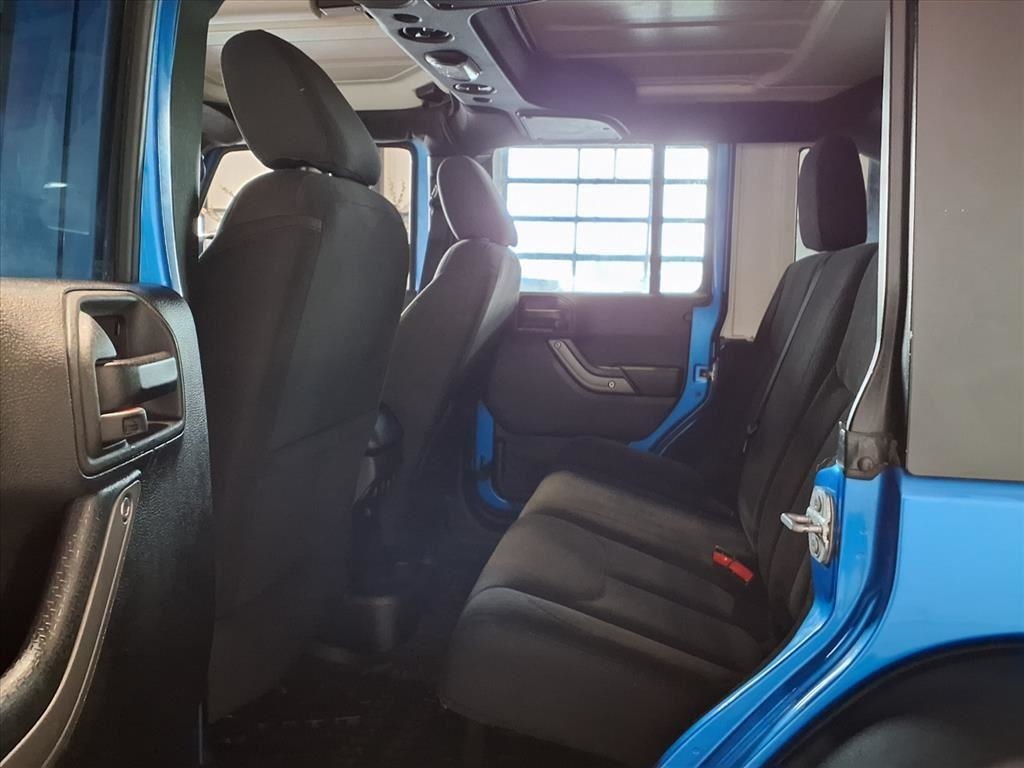 Jeep Wrangler Unlimited 4WD 4dr Sport 2016