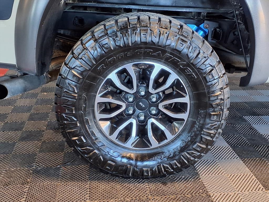 Ford F-150 4WD SuperCrew 145" SVT Raptor 2014