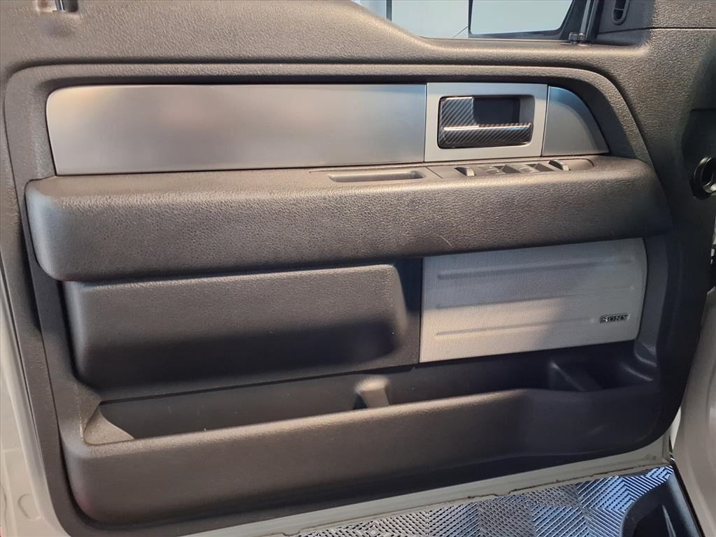 Ford F-150 4WD SuperCrew 145" SVT Raptor 2014