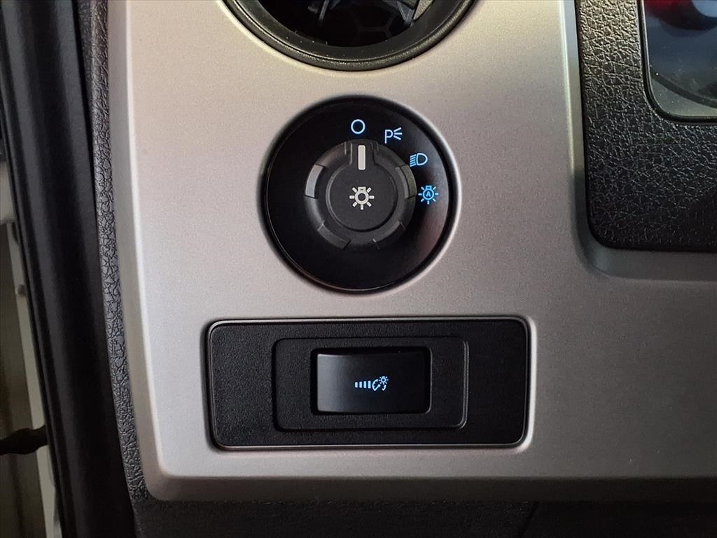 Ford F-150 4WD SuperCrew 145" SVT Raptor 2014