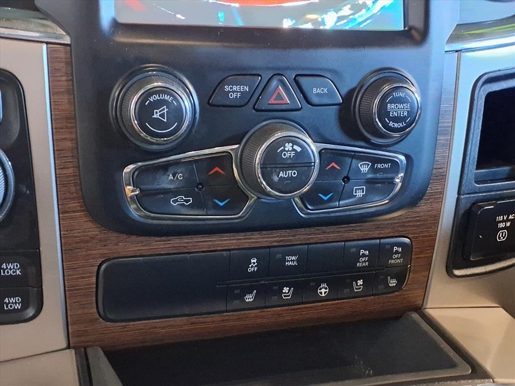 RAM 1500 Laramie 4x4 Crew Cab 5'7" Box 2017