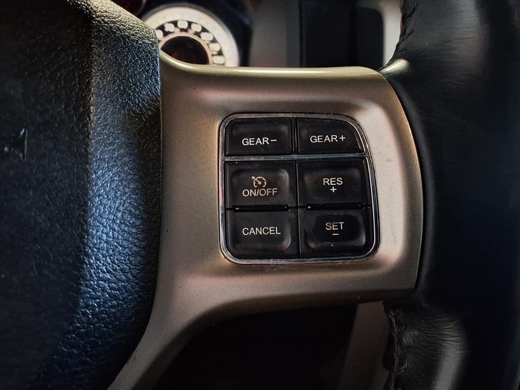 RAM 1500 Laramie 4x4 Crew Cab 5'7" Box 2017