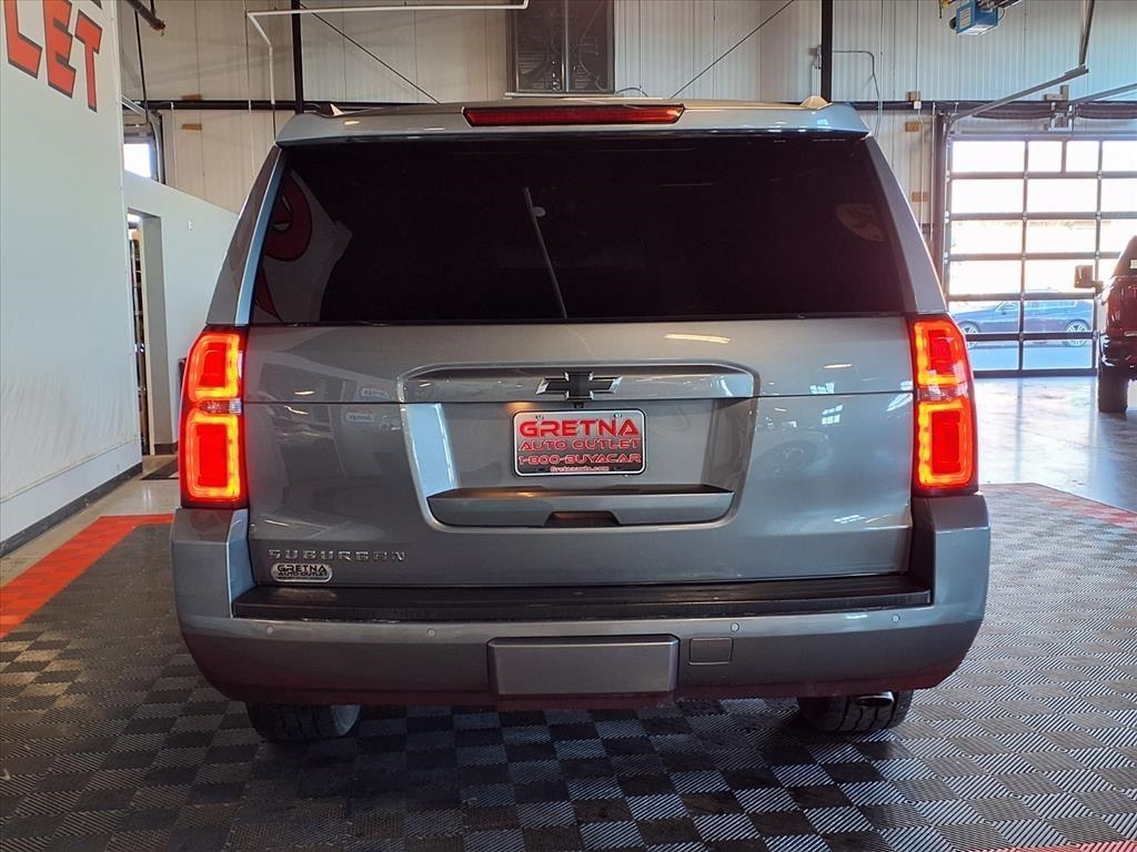Chevrolet Suburban 4WD 4dr 1500 LT 2019