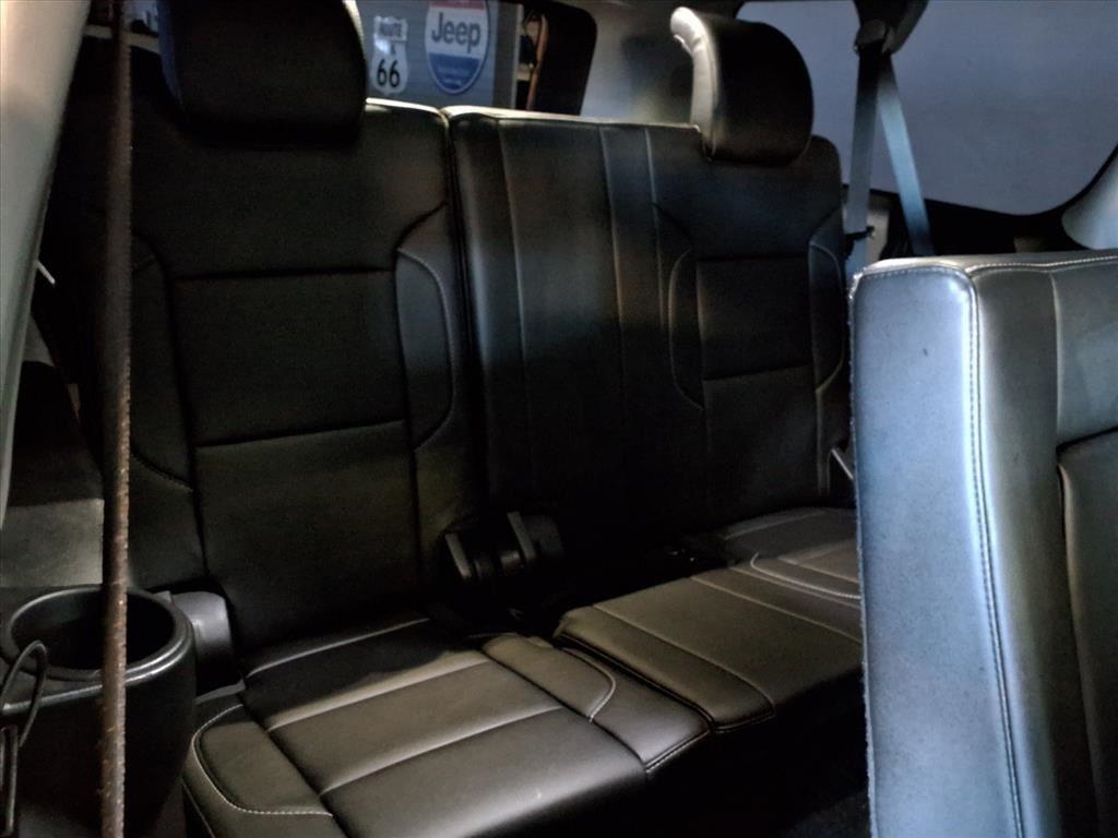 Chevrolet Suburban 4WD 4dr 1500 LT 2019