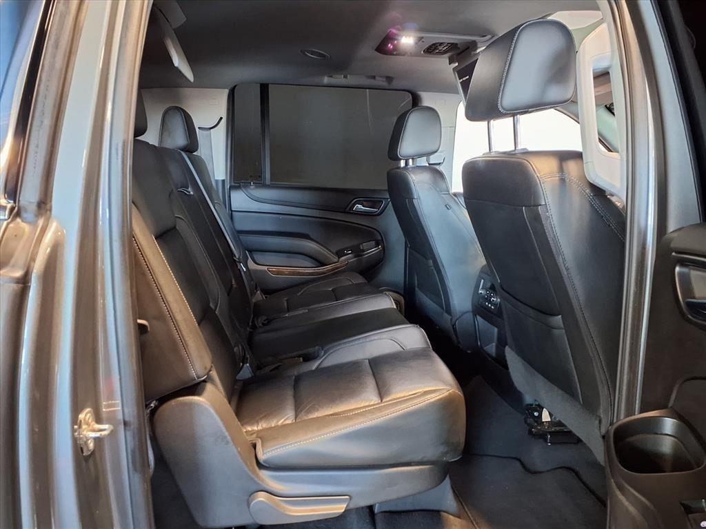 Chevrolet Suburban 4WD 4dr 1500 LT 2019