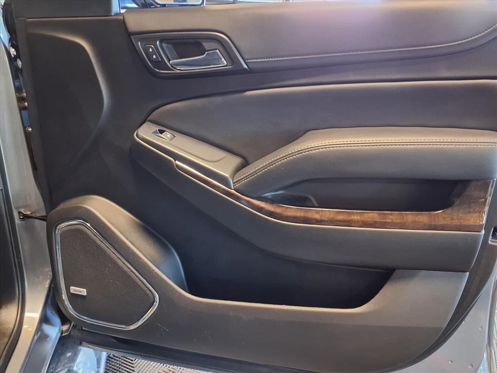 Chevrolet Suburban 4WD 4dr 1500 LT 2019