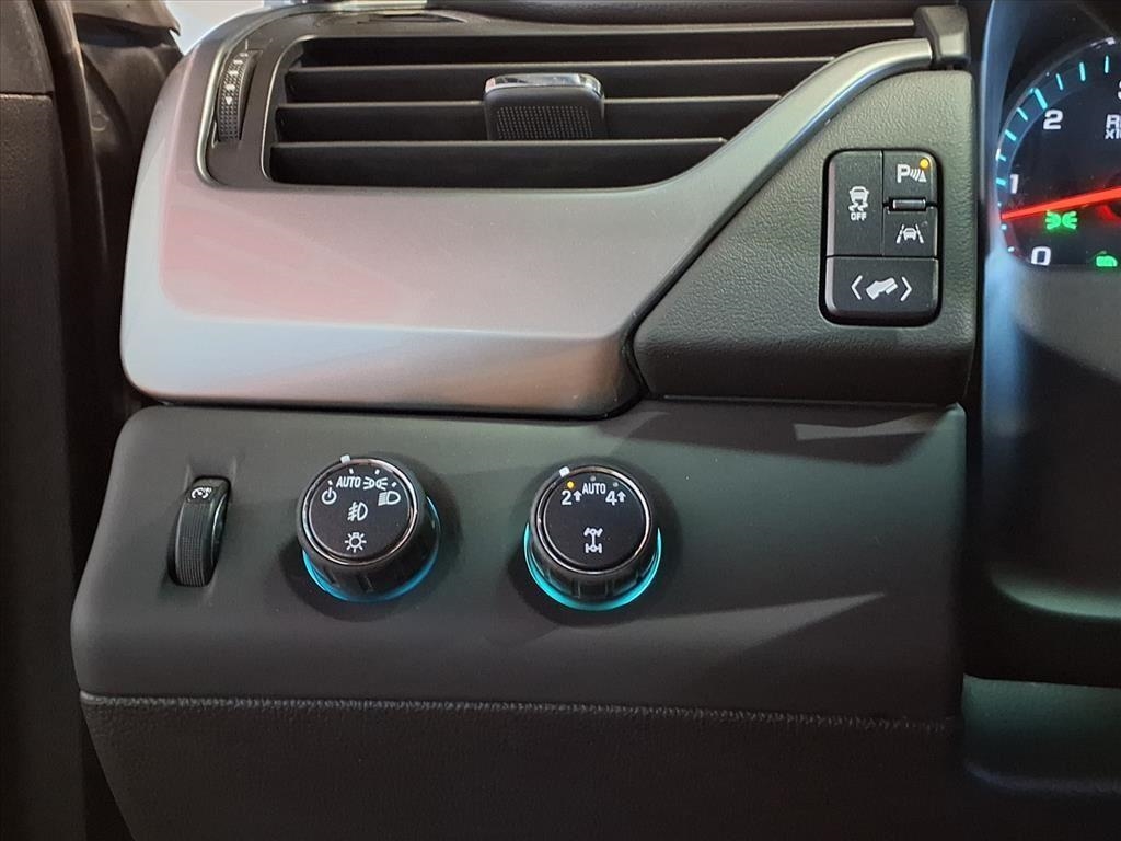 Chevrolet Suburban 4WD 4dr 1500 LT 2019