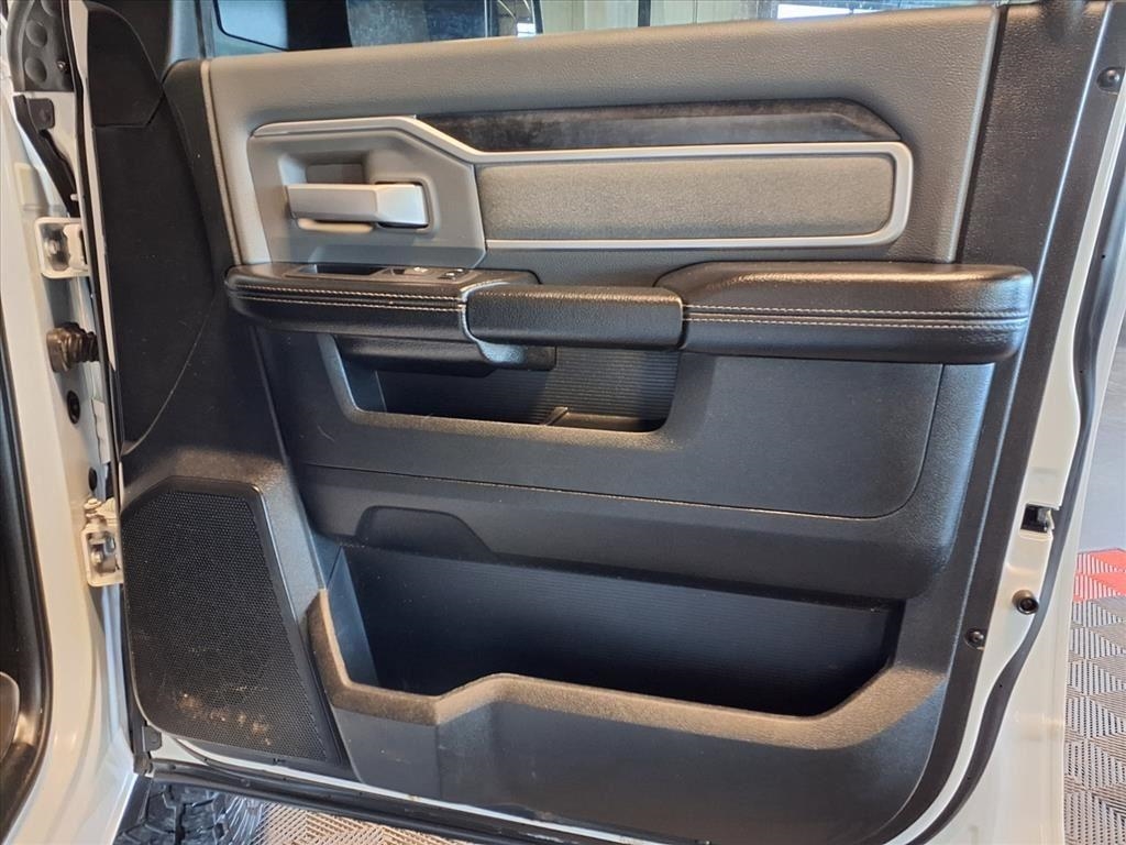 RAM 2500 Big Horn 4x4 Crew Cab 6'4" Box 2021