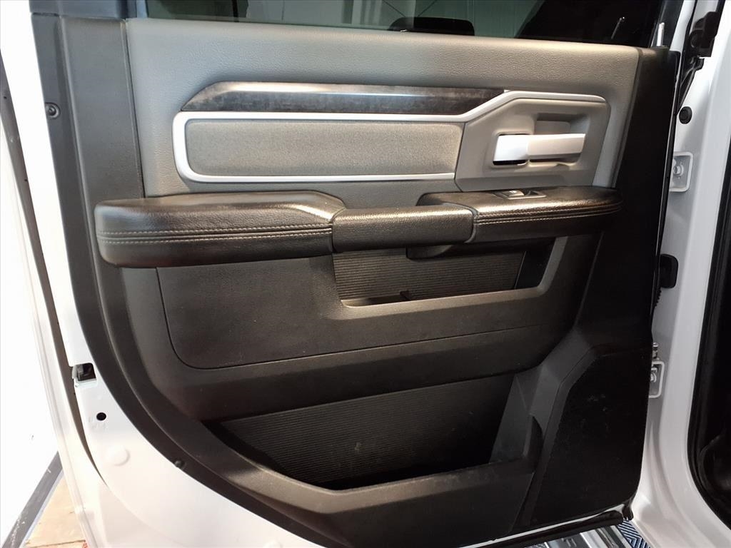 RAM 2500 Big Horn 4x4 Crew Cab 6'4" Box 2021