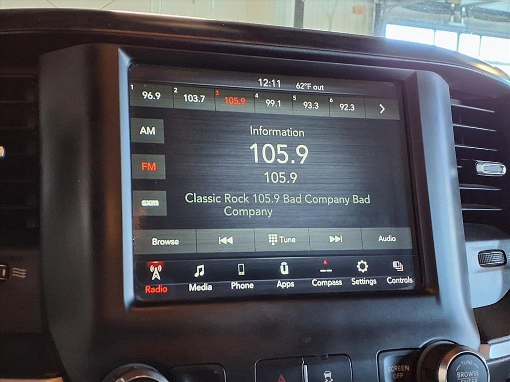 RAM 2500 Big Horn 4x4 Crew Cab 6'4" Box 2021