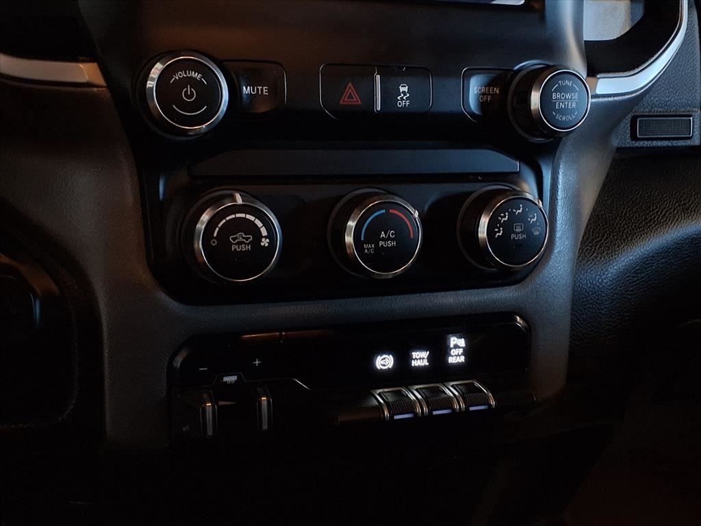 RAM 2500 Big Horn 4x4 Crew Cab 6'4" Box 2021