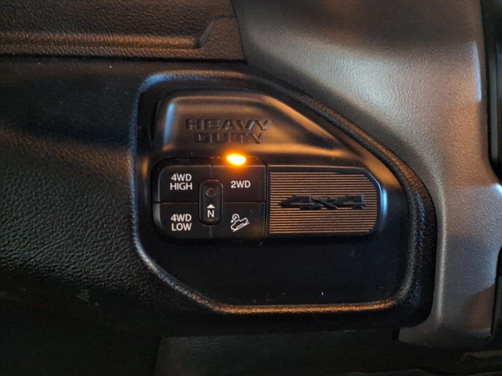 RAM 2500 Big Horn 4x4 Crew Cab 6'4" Box 2021