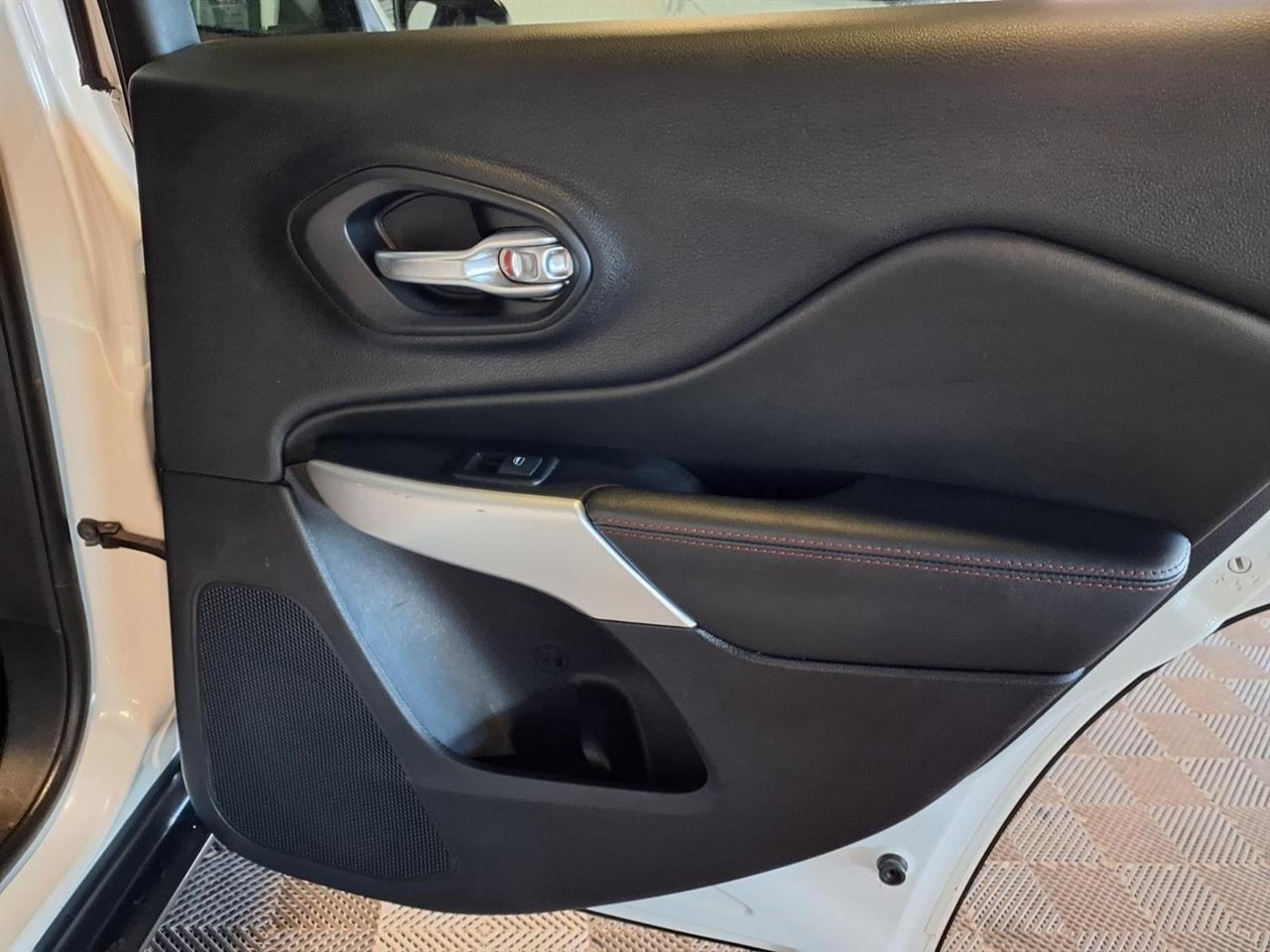 Jeep Cherokee Trailhawk 4x4 *Ltd Avail* 2017