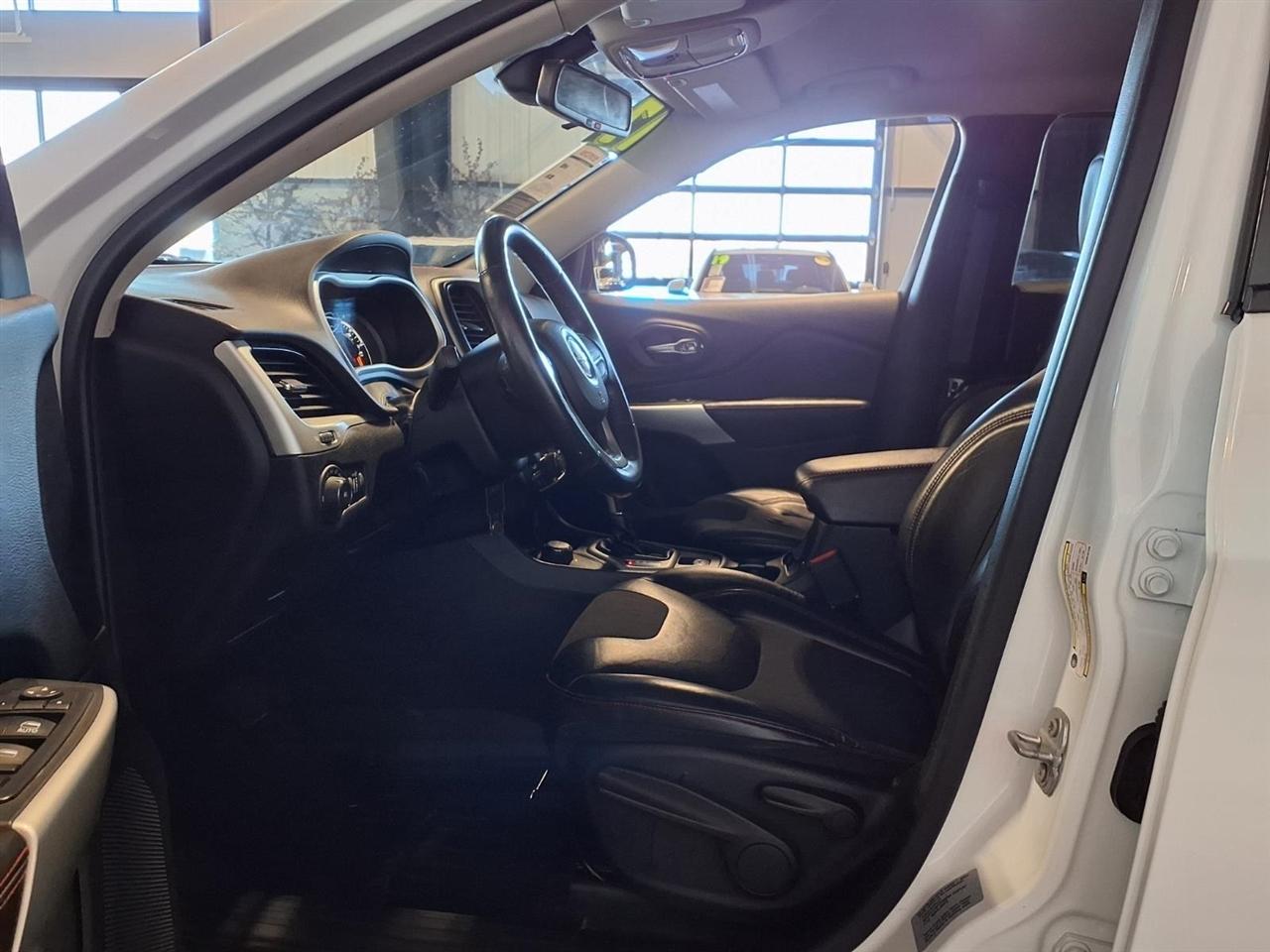 Jeep Cherokee Trailhawk 4x4 *Ltd Avail* 2017