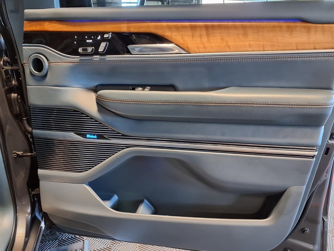 Jeep Grand Wagoneer Series II 4x4 2022